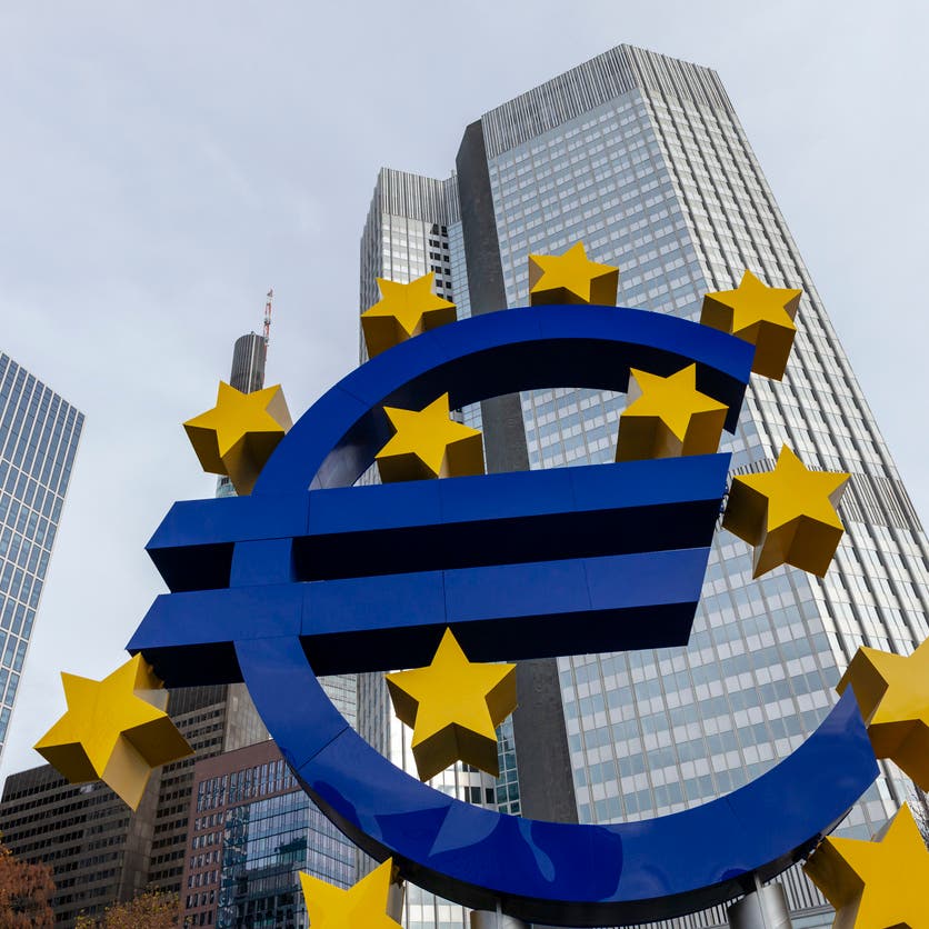 عضو المركزي الأوروبي: لا يجب استبعاد رفع الفائدة بـ 50 نقطة