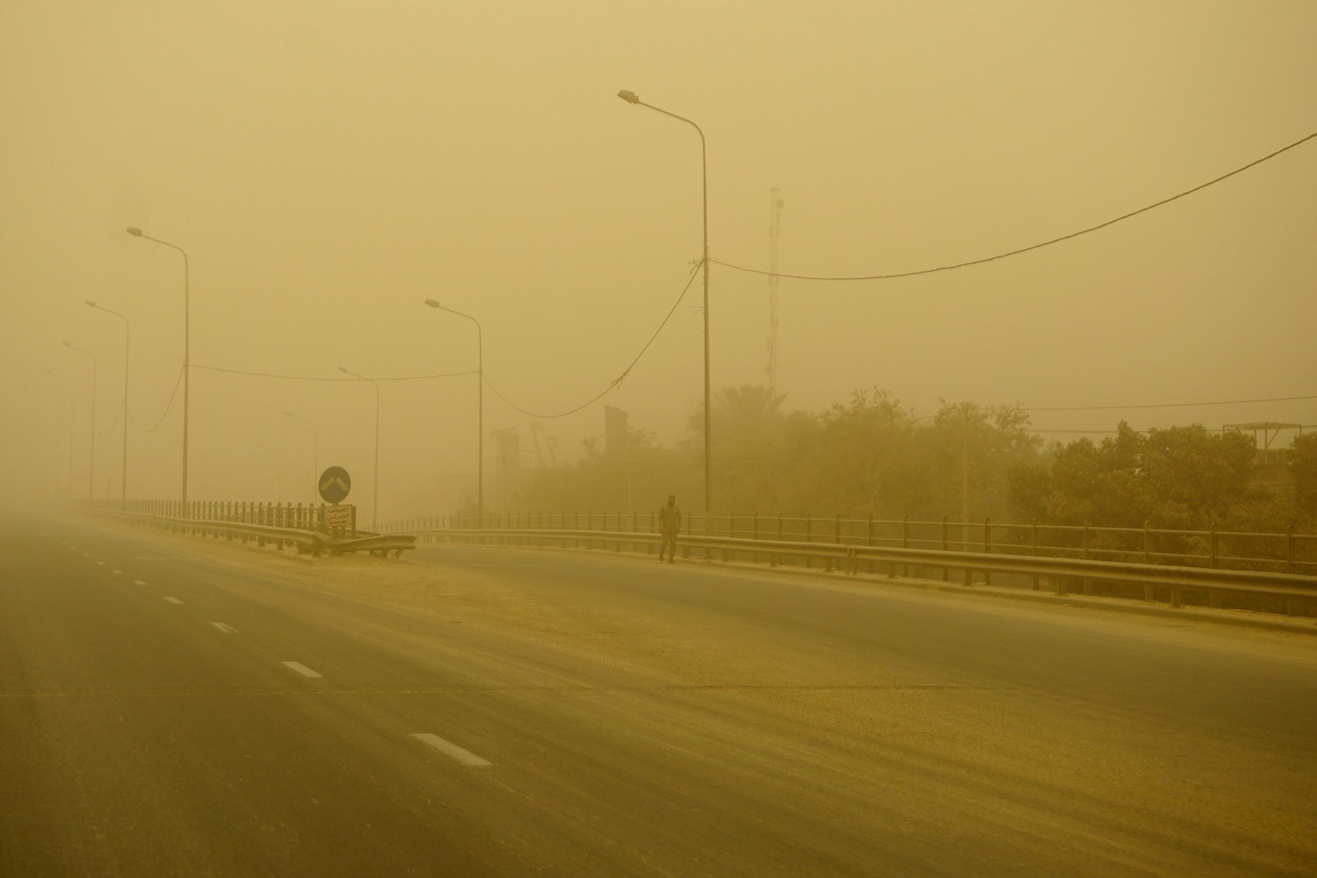 الغبار يغطي بغداد اليوم