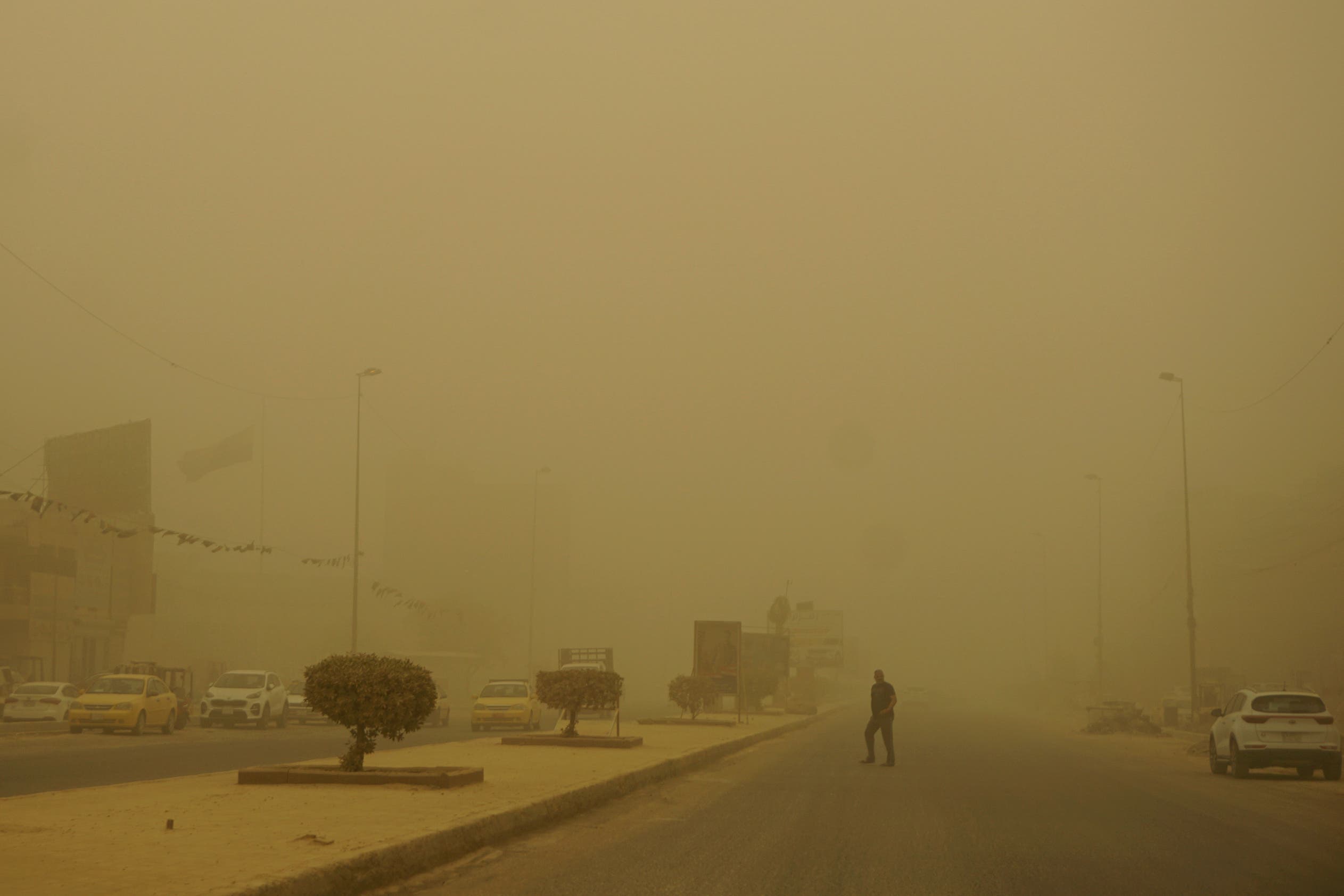 الغبار يغطي بغداد اليوم