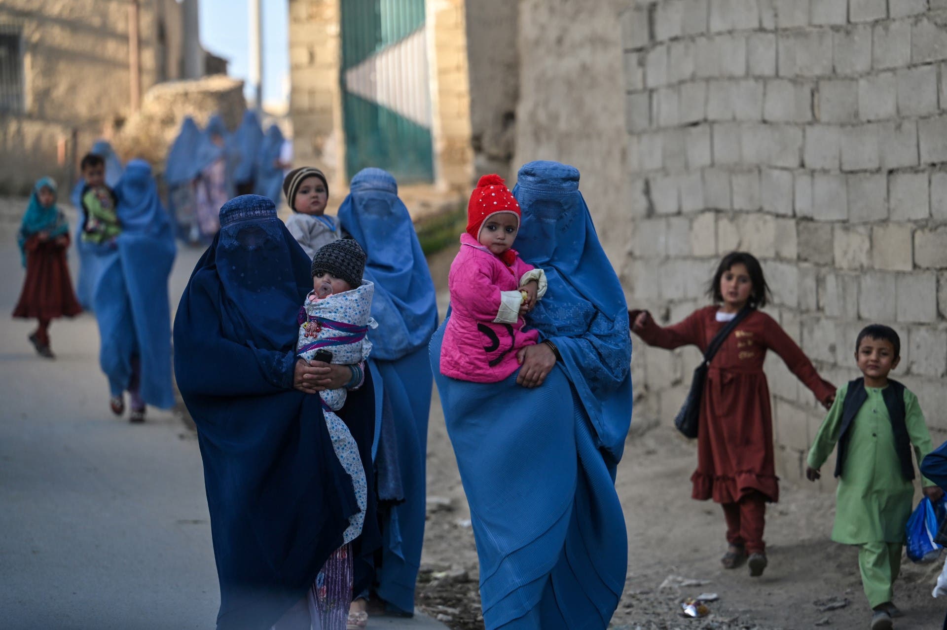 Afghan blue burqa (AFP)
