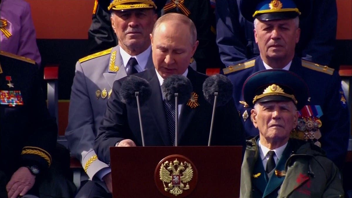 المجد لروسيا.. بوتين يخطف الشعار من زيلينسكي