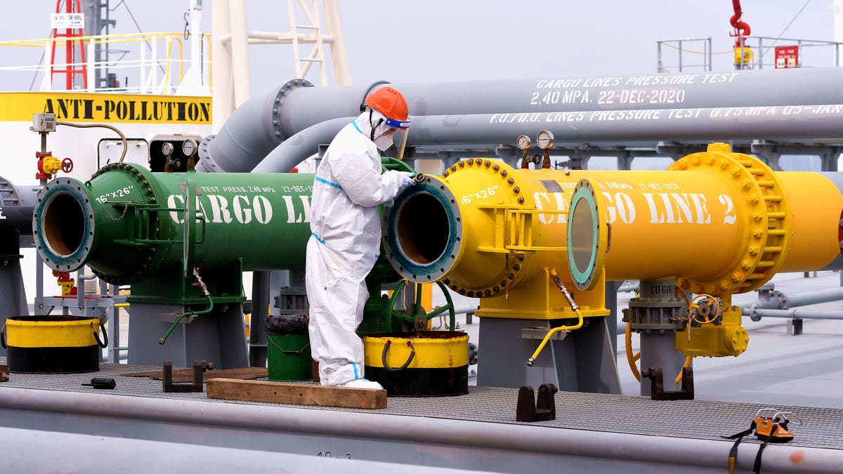 أسعار النفط تعاود الارتفاع مع قرب حظر النفط الروسي واضطراب إمدادات الغاز