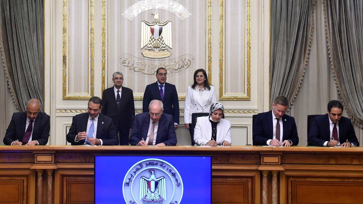 مصر توقع اتفاقا لإنتاج 300 ألف طن من الأمونيا الخضراء سنويا 