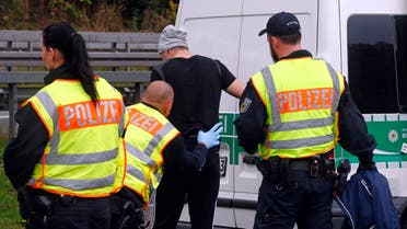 German police search a man suspected of smuggling people on the A3 highway from Austria to Germany in Rottal Ost near Passau, southern Germany, September 14, 2015. (File photo: Reuters)