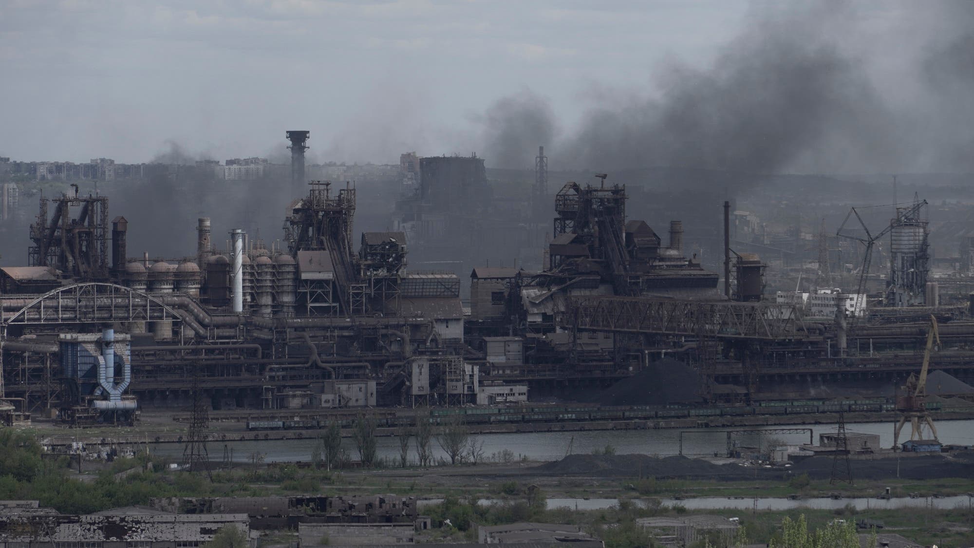 مصنع أزوفستال (أرشيف من وكالة فرانس برس)
