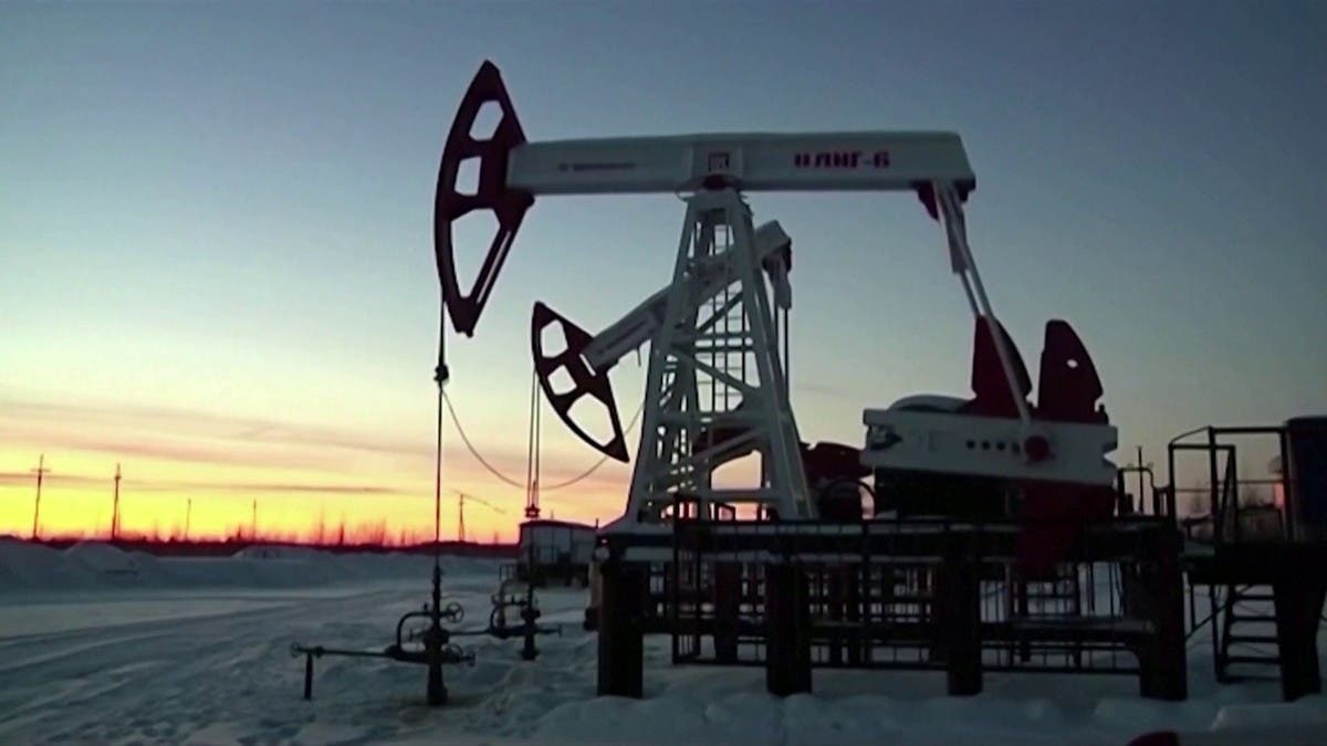 الاتحاد الأوروبي يسعى إلى تأجيل فرض عقوبات على النفط الروسي 