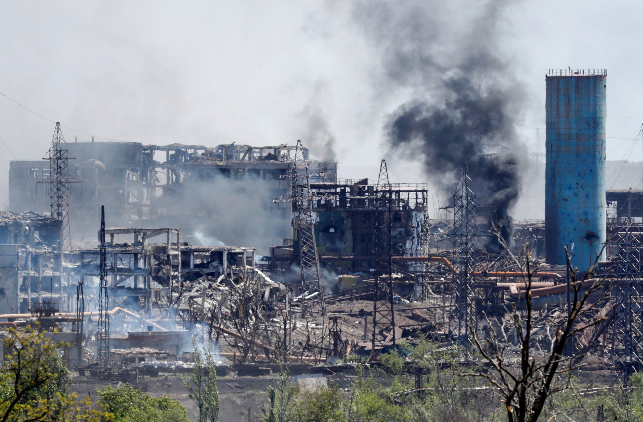 مصنع آزوفستال في ماريوبول جنوب شرق أوكرانيا (رويترز)