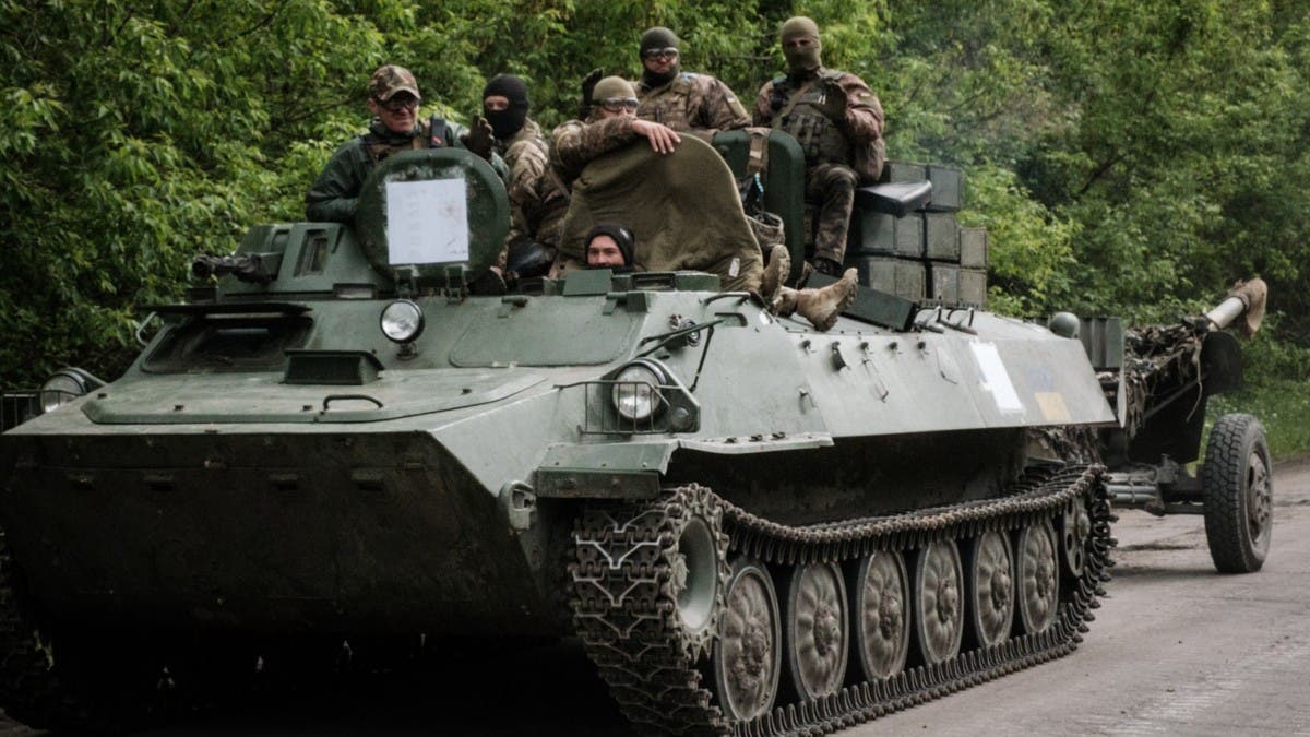 كييف تعلن استعادة السيطرة على جزء من الحدود بخاركيف.. وروسيا تحشد قواتها بإيزيوم