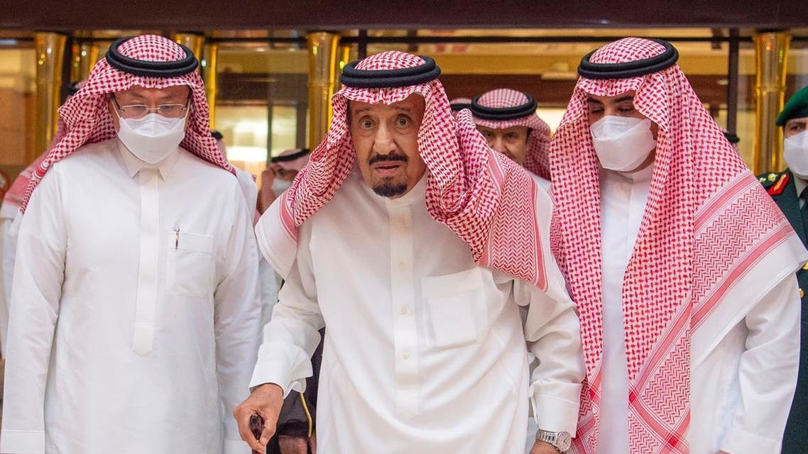 Saudi King Salman bin Abdulaziz leaves the King Faisal Specialist Hospital, in Jeddah, Saudi Arabia, May 15, 2022. (Twitter/EKH_brk)