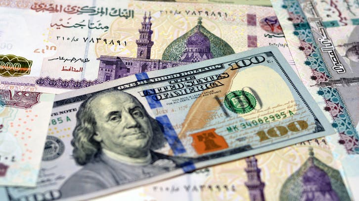 سعر الدولار في مصر يخالف رحلة الصعود العالمي.. تراجع لهذا المستوى