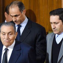 شاهد جمال مبارك معلناً براءة أسرته: انتصرنا يا أبي