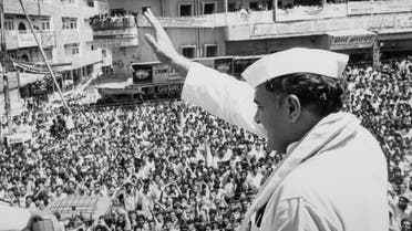 Former Indian PM and congress party leader Rajiv Gandhi waves to the crowd during a campaign for this month's general elections in Hindu holy town of Rishikesh in Utter Pradesh on May 4, 1991. (File photo: Reuters)