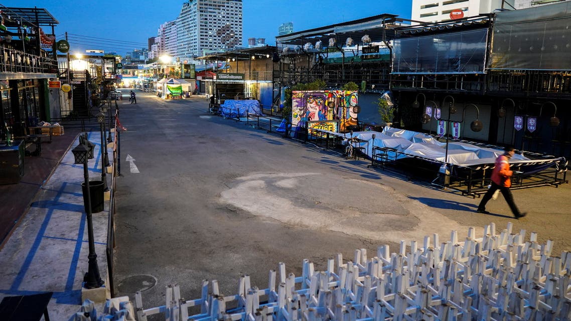 Closed bars are pictured at the Ratchada Railway Night Market, as the country will close schools, bars and massage parlors, and ban alcohol sales in restaurants for at least two weeks starting from Sunday, after a jump in the coronavirus disease (COVID-19) cases, in Bangkok, Thailand, April 17, 2021. (File photo: Reuters)