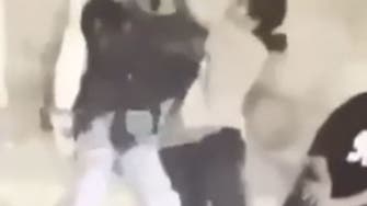 سعودی عرب میں ایک لڑکی کا اپنی سہیلی پر تشدد،پولیس کو مداخلت کرنا پڑی: ویڈیو