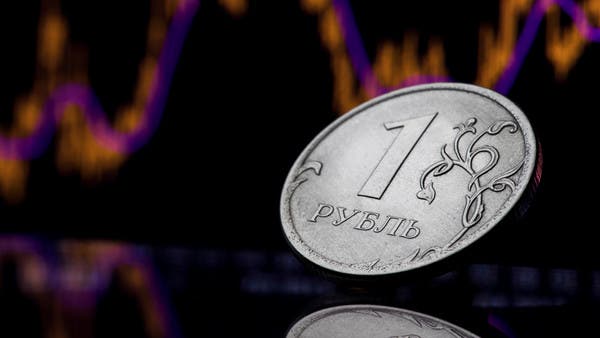 الروبل الروسي يهبط لمستوى قياسي جديد أمام الدولار