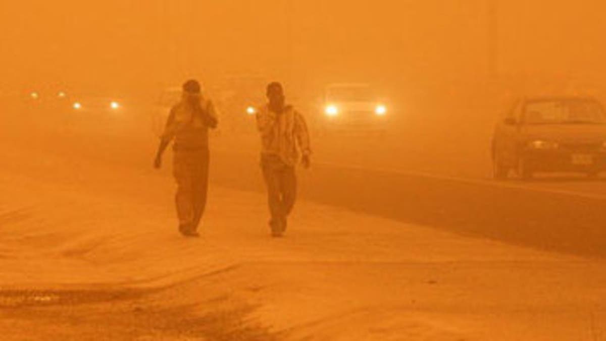 توقف حركة الملاحة في مطار الكويت مؤقتا بسبب الغبار