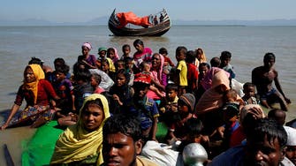 انقلاب قارب يقل لاجئين روهينغا قبالة ميانمار.. وغرق وفقدان العشرات