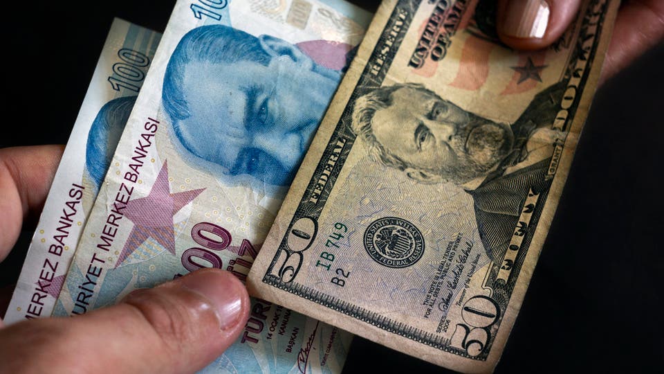عطش للنقد الأجنبي في تركيا يهوي بالليرة إلى 16.3 مقابل الدولار