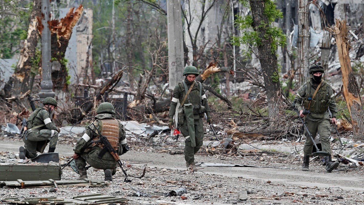 معارك ضارية بشرق أوكرانيا.. والقوات الشيشانية تعلن السيطرة على مدينة سيفردونيتسك