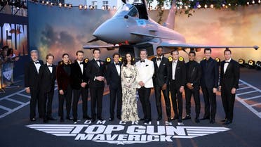 Cast and crew including actors Tom Cruise and Jennifer Connelly pose for a group photo at the premiere of 'Top Gun: Maverick' in London, Britain May 19, 2022. (File photo: Reuters)