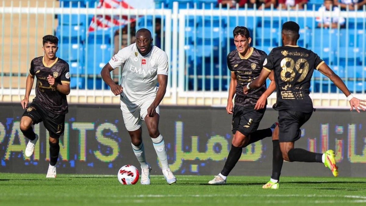 الهلال يستضيف أبها أملاً في مواصلة المنافسة