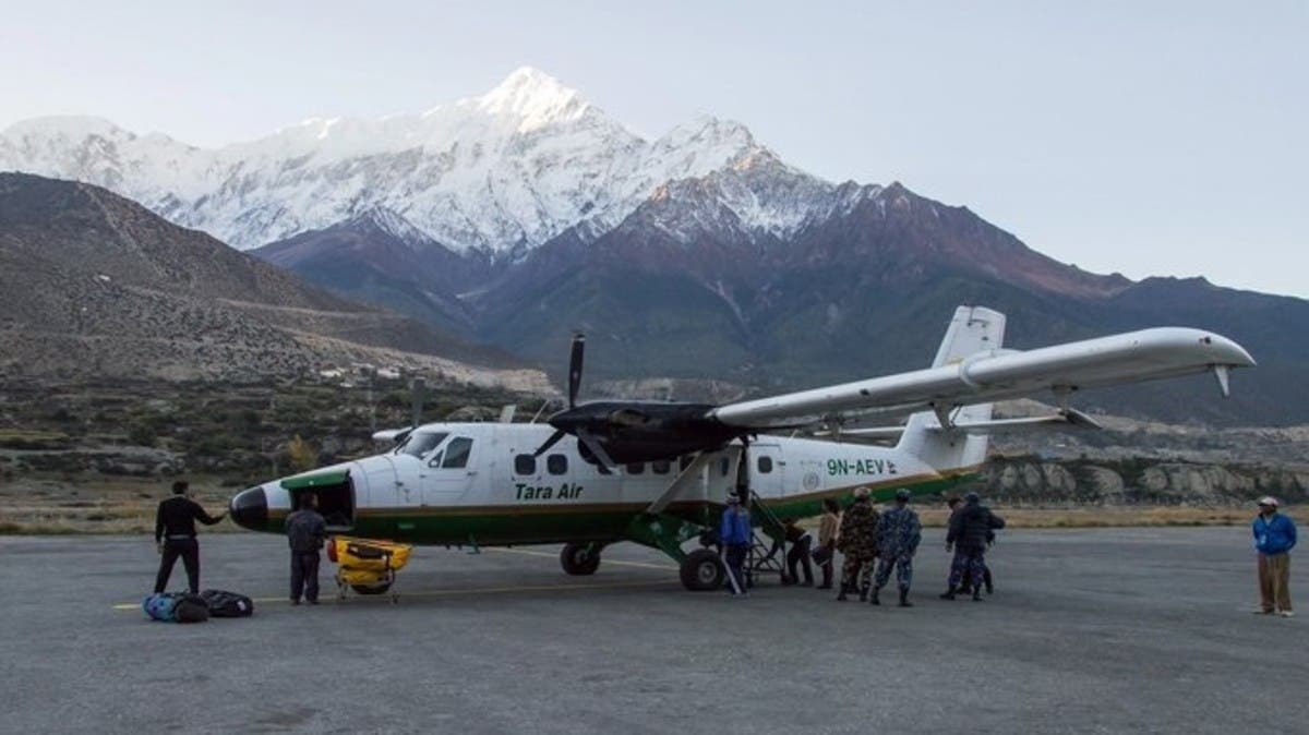 فقدان طائرة على متنها 22 شخصاً في جبال نيبال
