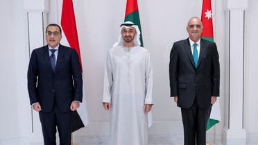 Sheikh Mohamed bin Zayed (center) received Jordan and Egypt’s Prime Ministers Bisher al-Khasawneh (right) and Mostafa Madbouly (left). (WAM)