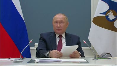 بوتين يقايض رفع العقوبات مقابل إنقاذ العالم من المجاعة