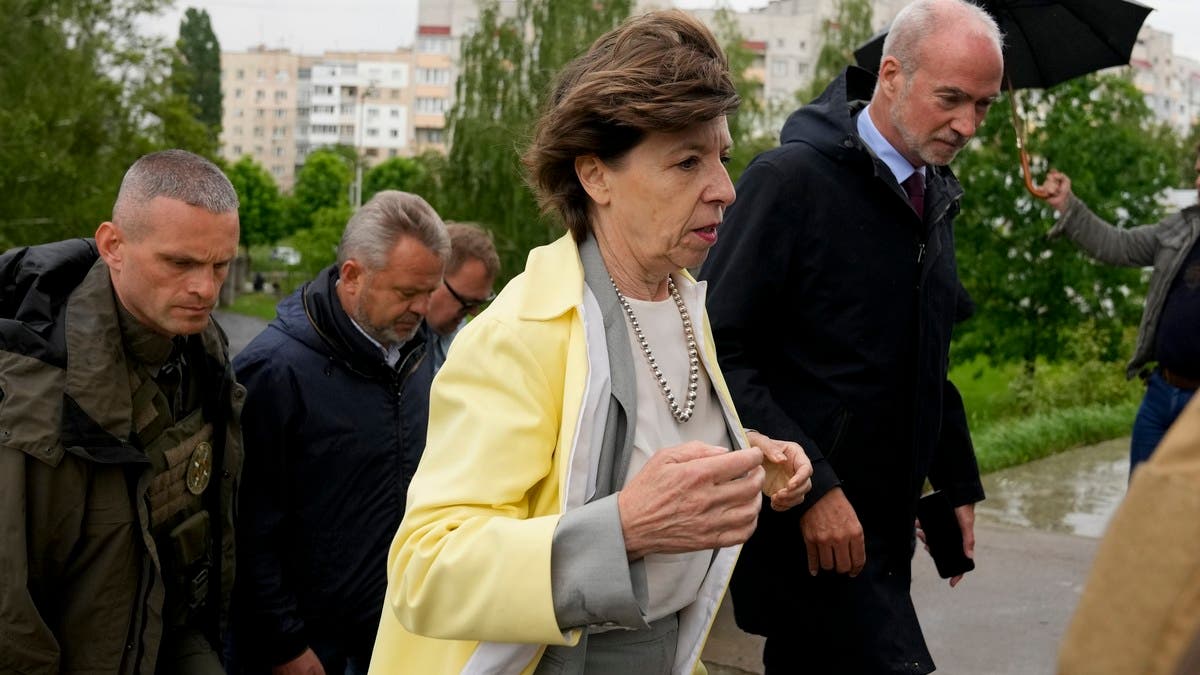 وزيرة خارجية فرنسا تزور أوكرانيا.. وتؤكد: “نقف مع حلفائنا”