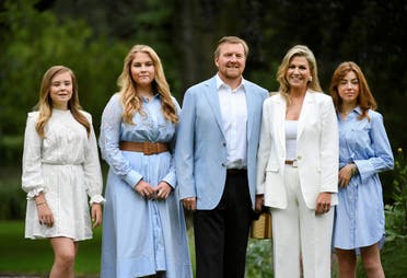 الأميرة اماليا مع والديها وشقيقتيها في يوليو 2020 في لاهاي في هولندا