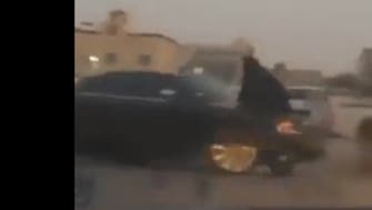 بعد فيديو ضرب وسحل امرأة.. شرطة الرياض تقبض على شخصين