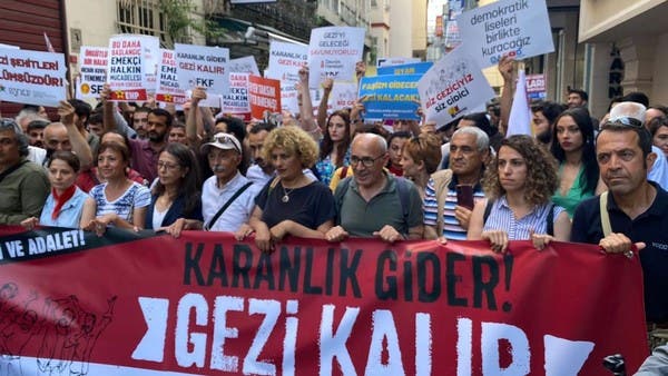 Erdoğan karşıtı ‘KC’ mücadelesinin yıl dönümünde Türkler polisle çatıştı