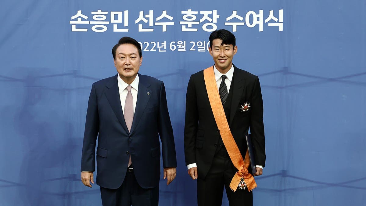 سون هيونغ-مين يُكرّم بأعلى وسام رياضي في كوريا الجنوبية