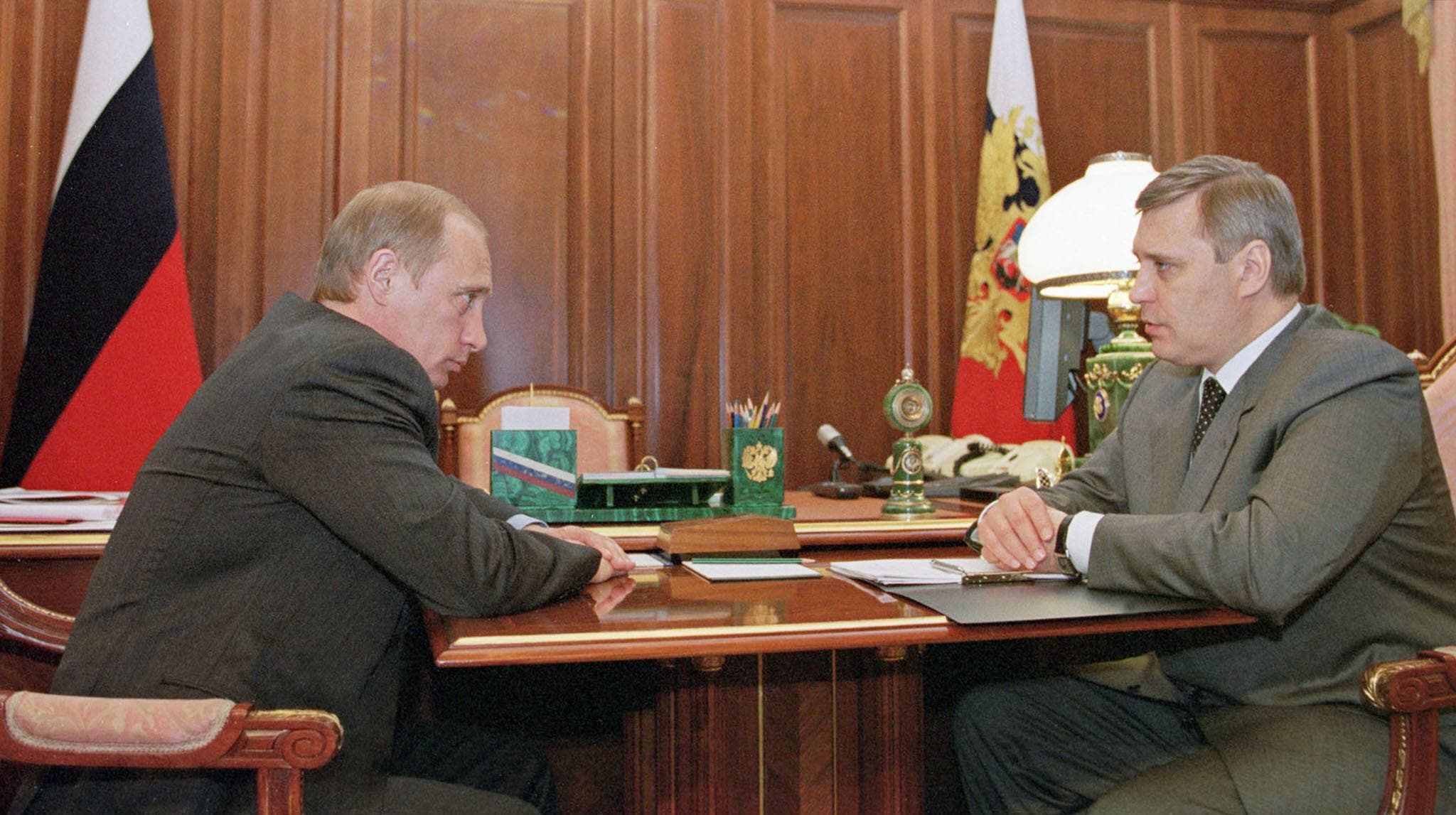 ميخائيل كاسيانوف مع فلاديمير بوتين في 2001