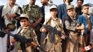 قتل واختطاف وتجنيد.. فظائع ارتكبها الحوثي بحق أطفال اليمن