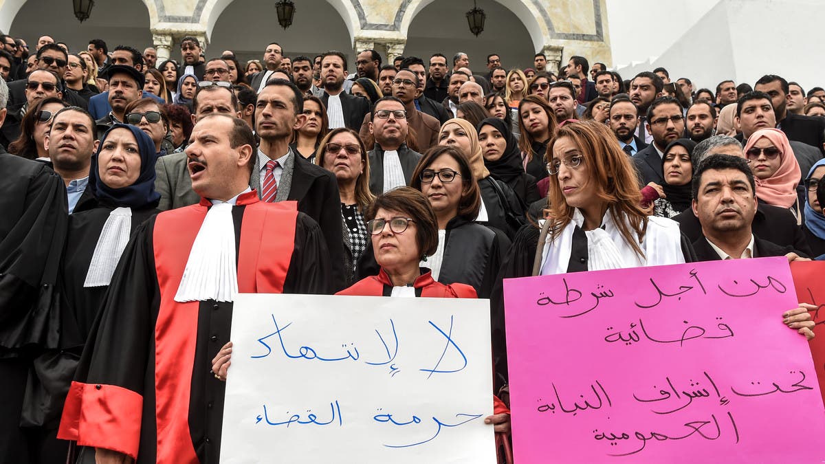 رداً على قرارات سعيد.. قضاة تونس يبدأون إضراباً شاملاً
