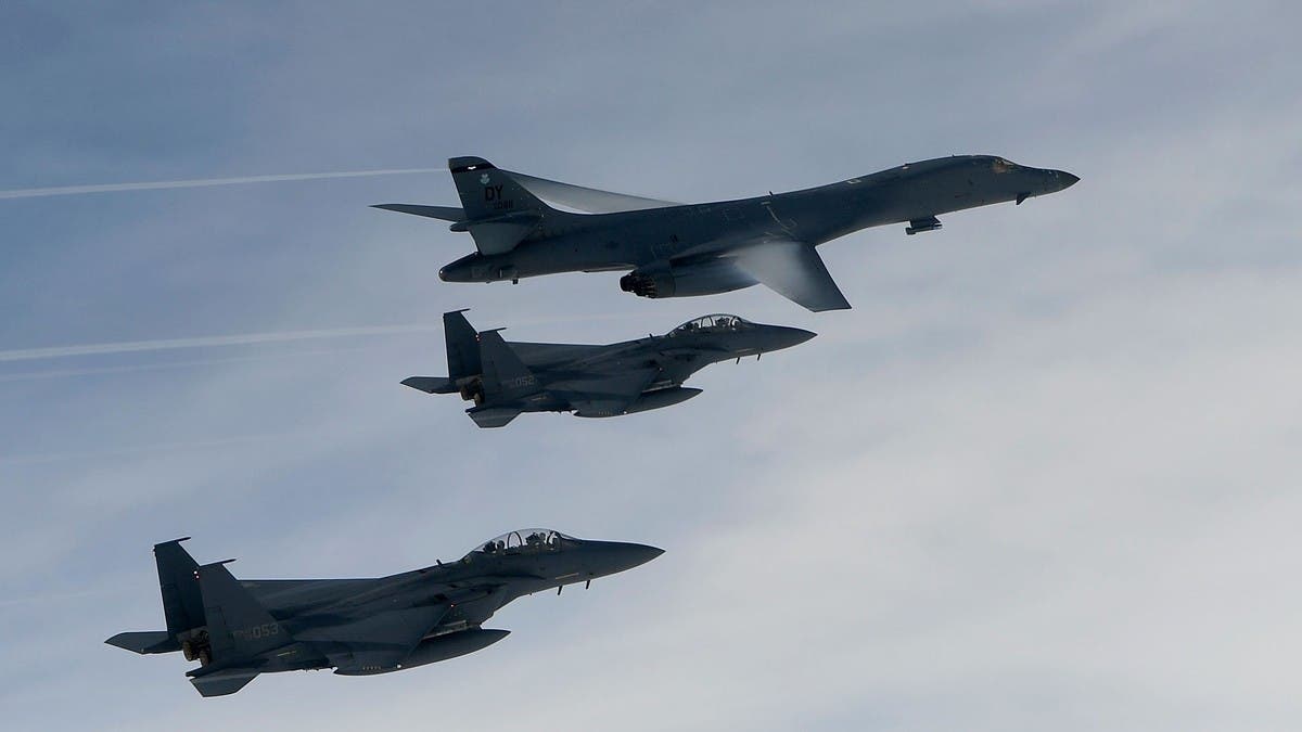 كوريا الجنوبية وأميركا تستعرضان القوة الجوية خلال زيارة مسؤولة أميركية
