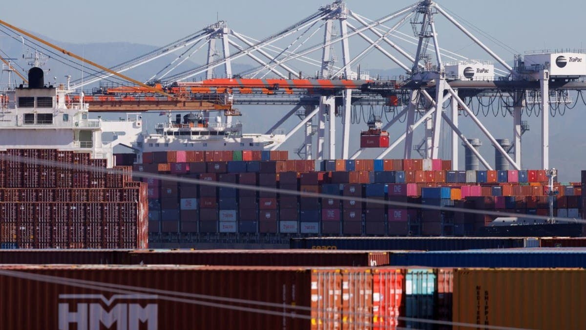 صعود قياسي للصادرات يقلص العجز التجاري الأميركي في أبريل