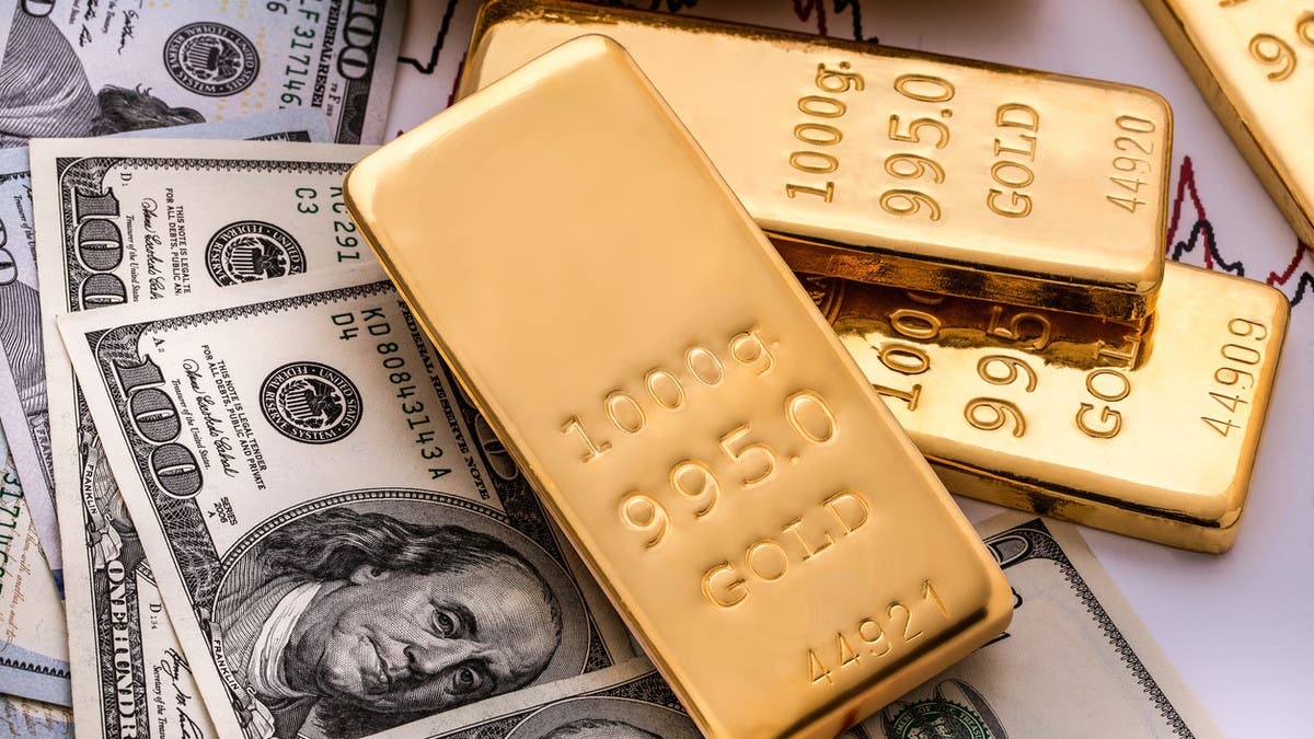 الذهب في طريقه لتسجيل أسوأ ربع منذ بداية 2021 بعد أداء قوي للدولار