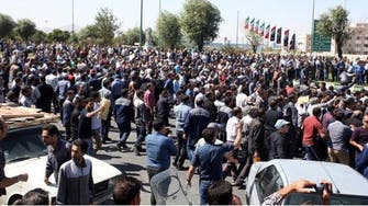 محتجون إيرانيون يهتفون في الشوارع: "الموت للحكومة الفاشلة"
