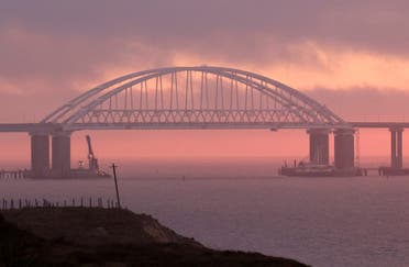 : A general view shows a road-and-rail bridge, built to connnect the Russian mainland with the Crimean peninsula, at sunrise in the Kerch Strait, Crimea November 26, 2018. (File photo: Reuters)