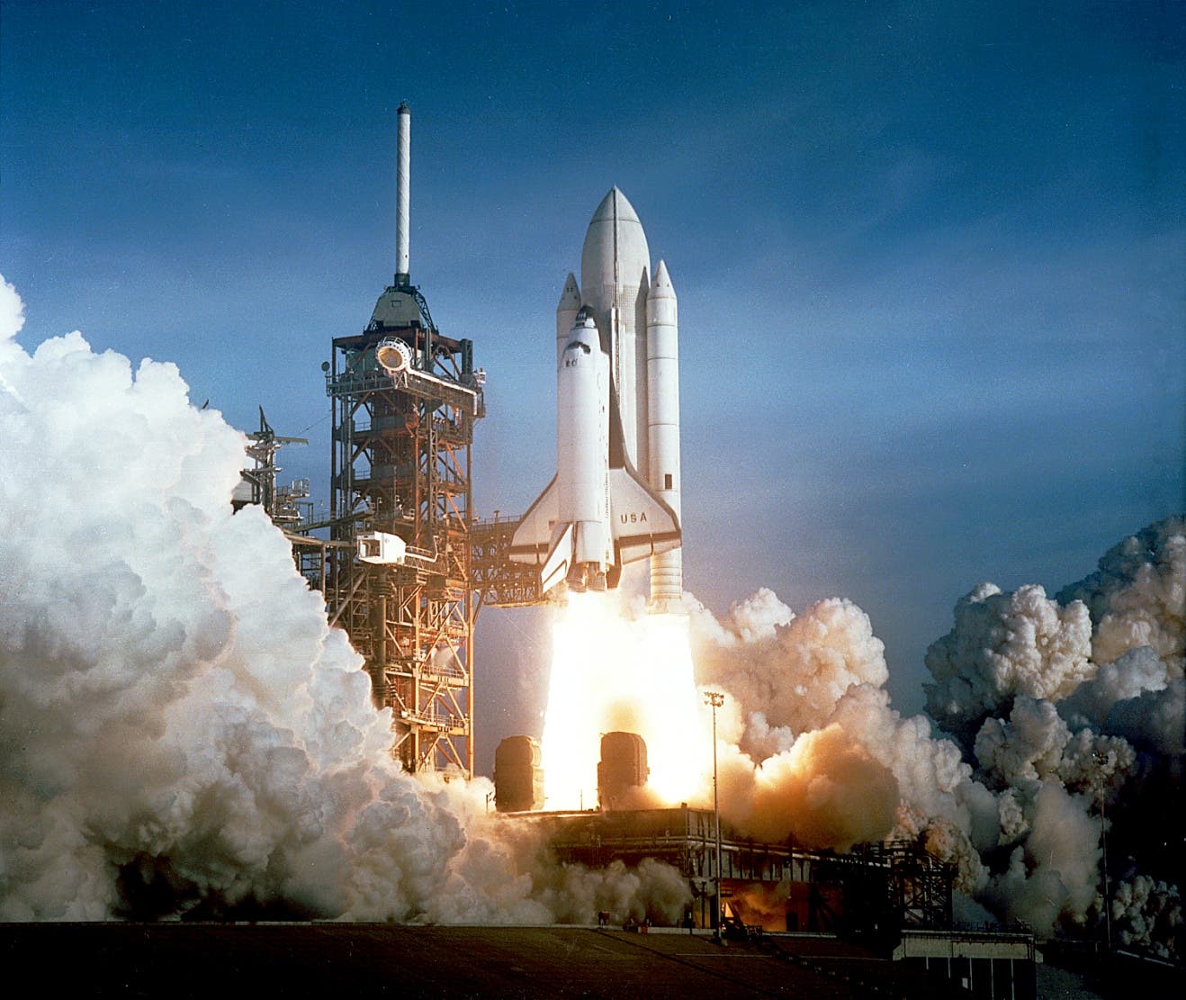 The Discovery shuttle taking off from the Kennedy Space Center in Florida at 7.33am local time on June 17, 1985. (Supplied)