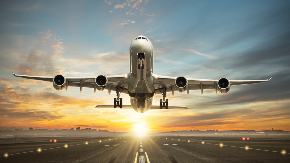 “أياتا” يتوقع عودة قطاع الطيران للربحية في 2023.. رغم التحديات العالمية