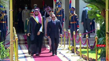 السيسي ومحمد بن سلمان أمام قصر الاتحادية