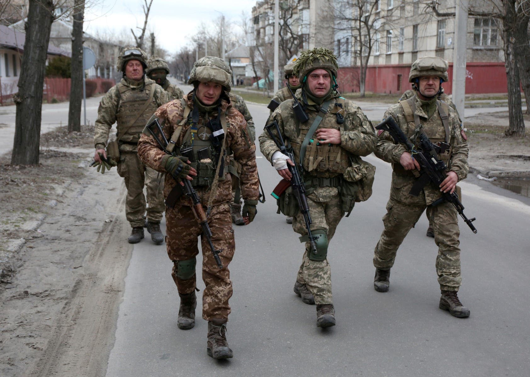 جنود من القوات العسكرية الأوكرانية في سيفيرودونيتسك (أرشيفية من فرانس برس)