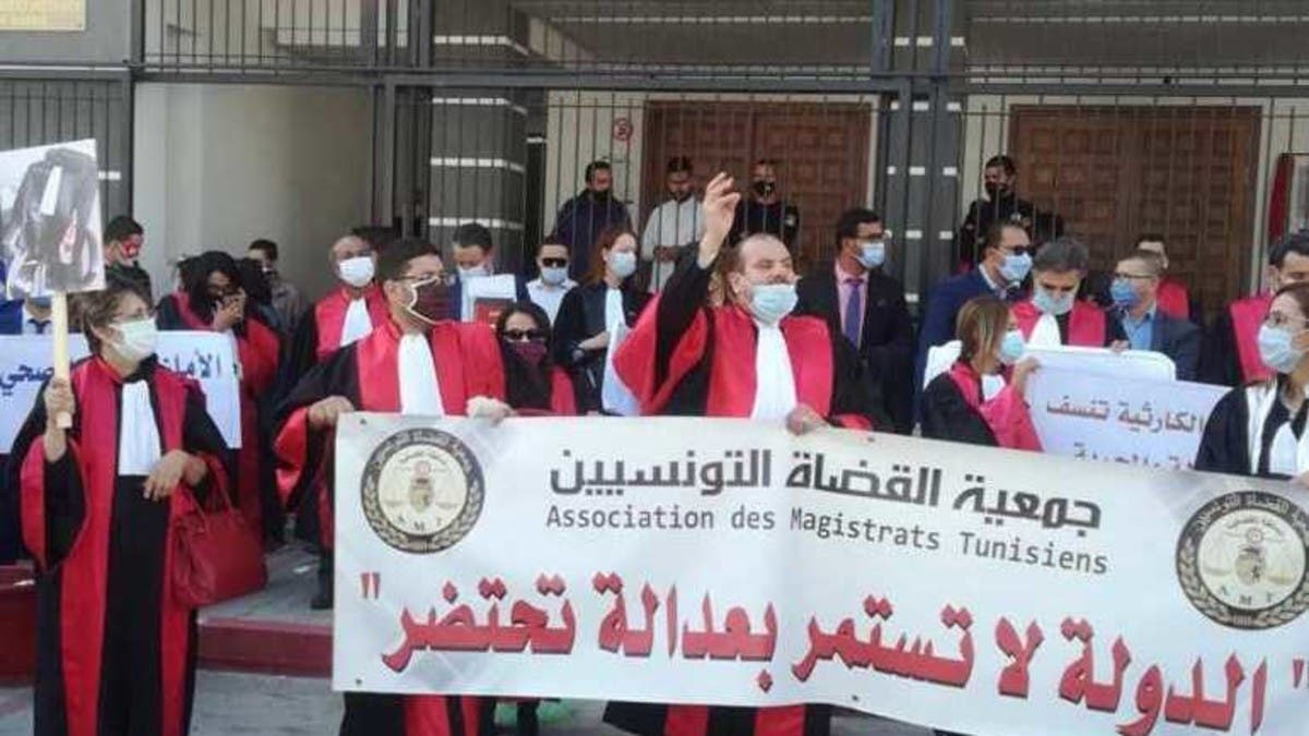 قضاة تونس ماضون بإضرابهم.. والوزارة تهدّد بقطع رواتبهم