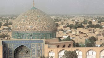 هجمات مستمرة على رجال الدين بإيران.. وإصابة إمام في أصفهان