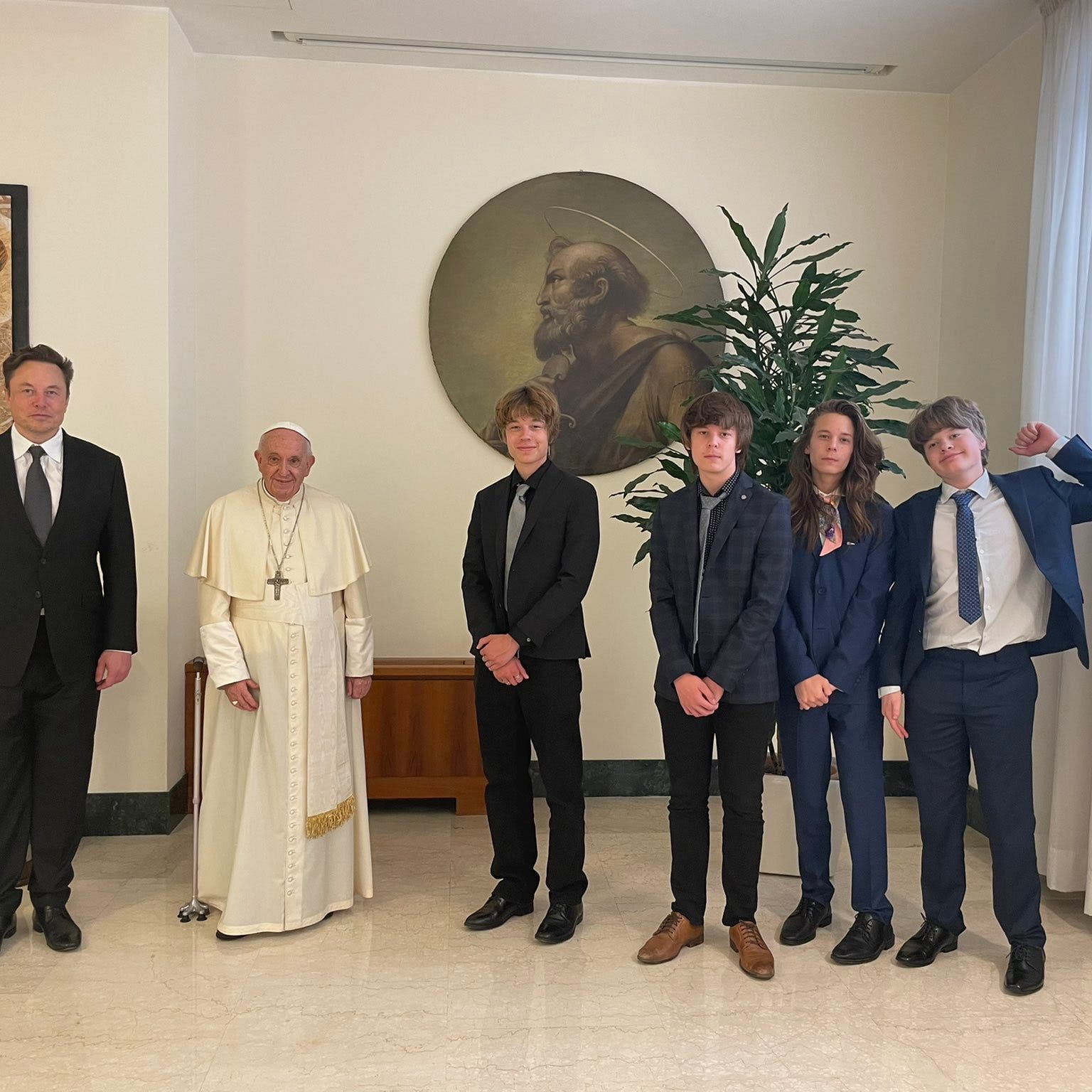 Elon Musk uses Twitter to announce meeting with Pope