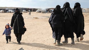 فرنسا: مخيمات سوريا تأوي 100 امرأة و250 طفلاً من مواطنينا
