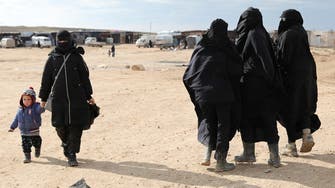 أكراد سوريا يسلمون العراق 620 فرداً من عائلات ومقاتلي داعش